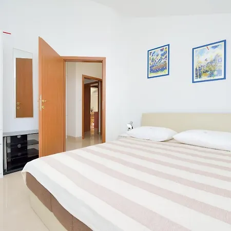 Apartments With A Parking Space Cove Ljubljeva, Trogir - 18371 Vinisce Exterior photo